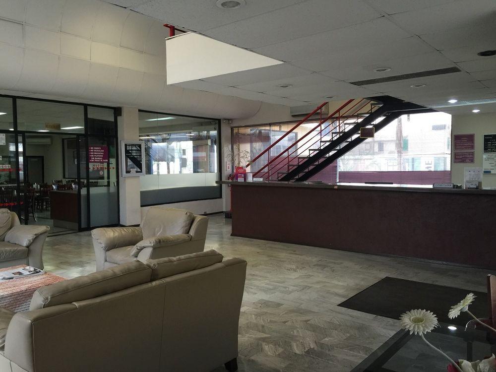Capital O 88 Inn San Nicolas de los Garza ภายนอก รูปภาพ