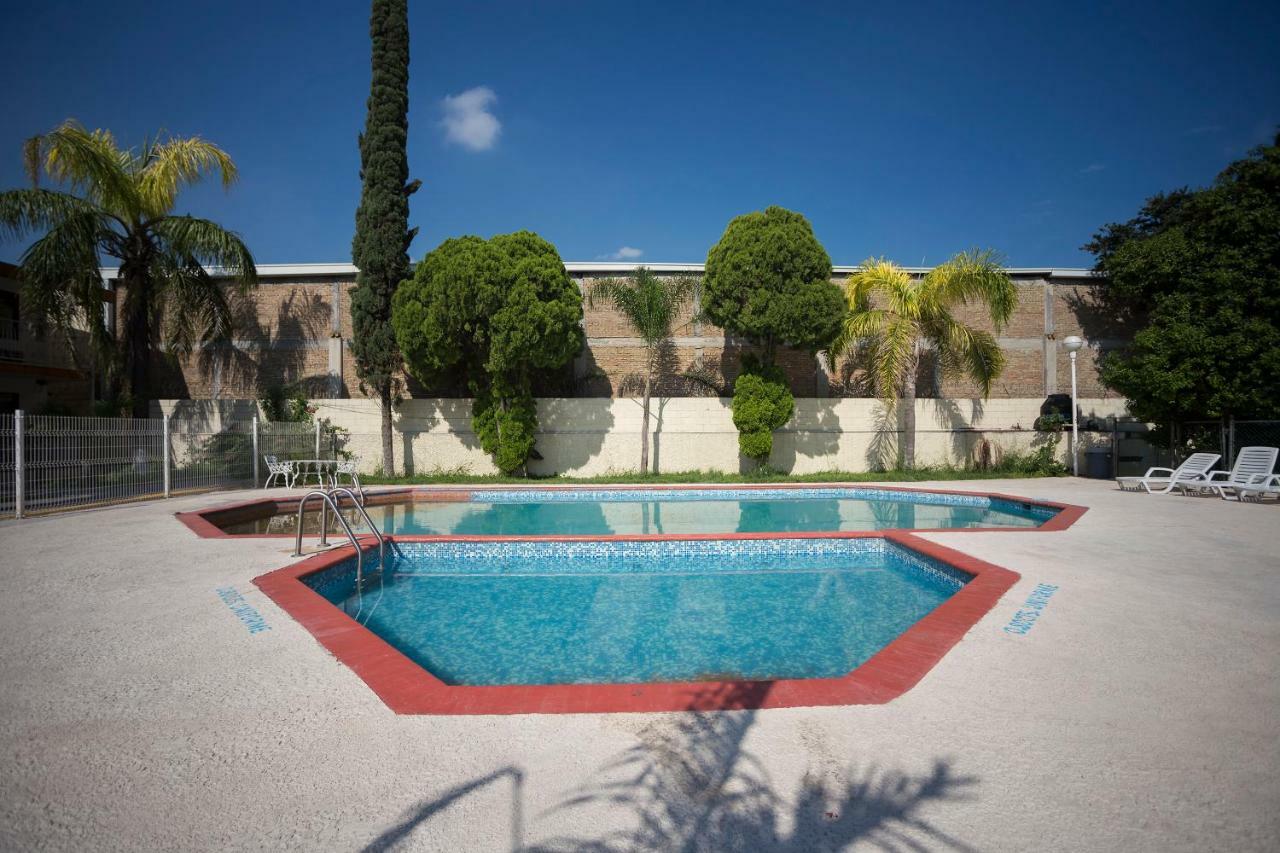 Capital O 88 Inn San Nicolas de los Garza ภายนอก รูปภาพ