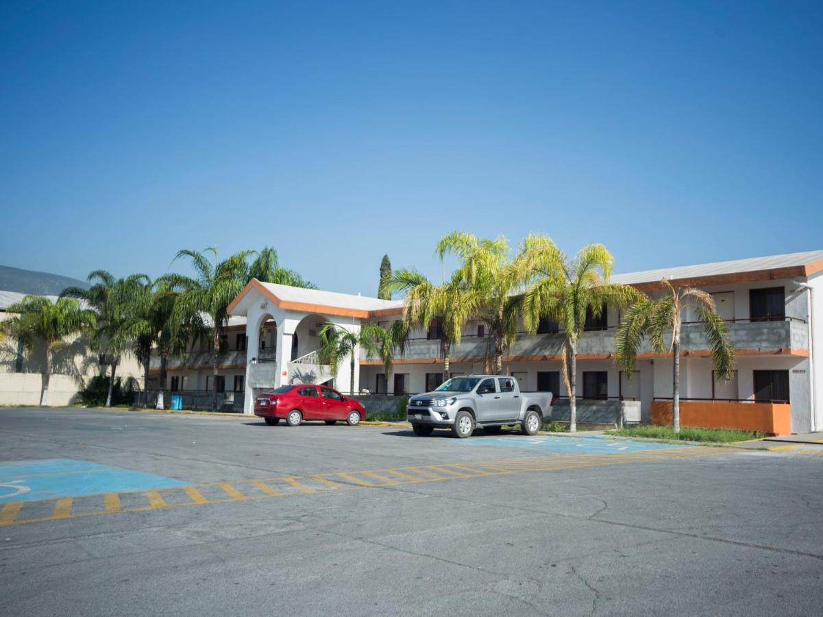Capital O 88 Inn San Nicolas de los Garza ภายนอก รูปภาพ